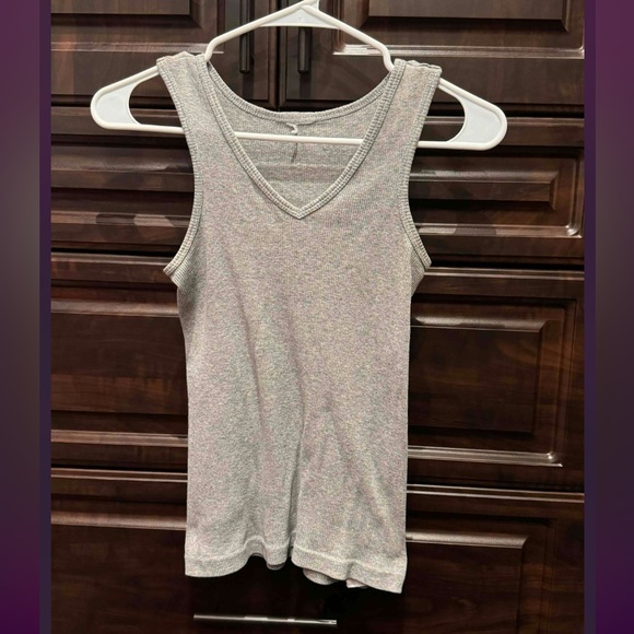 Tops - Gray Sleeveless V-Neck Top XS 12in pit to pit